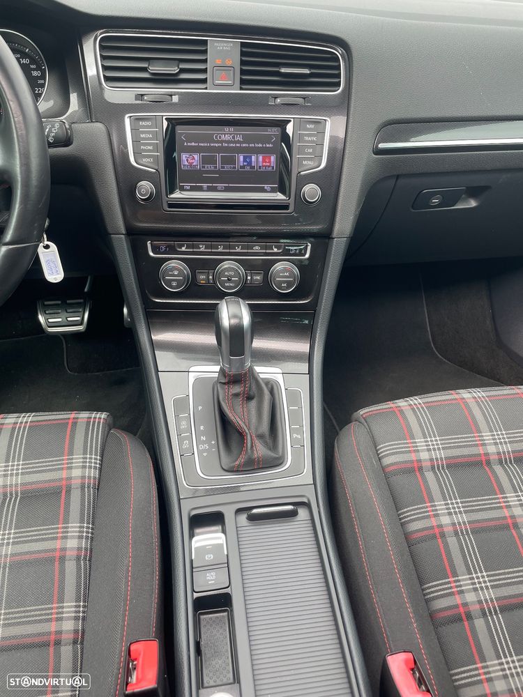 VW Golf 2.0 TSi GTi DSG Performance - 14