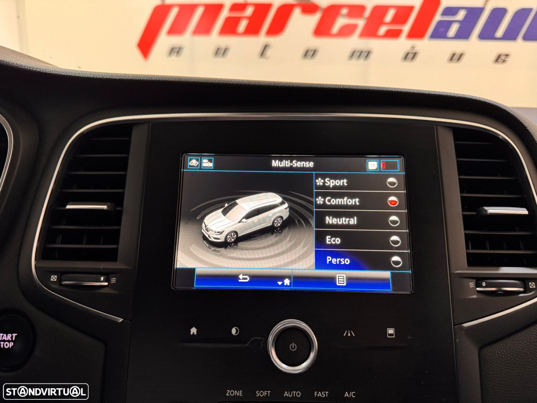 Renault Mégane Sport Tourer 1.5 Blue dCi GT Line - 20