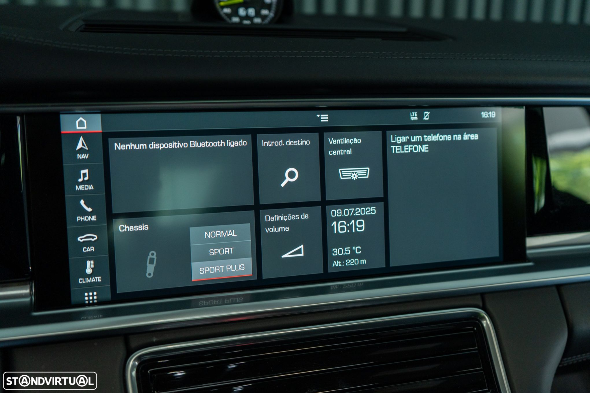 Porsche Panamera 4 E-Hybrid - 37
