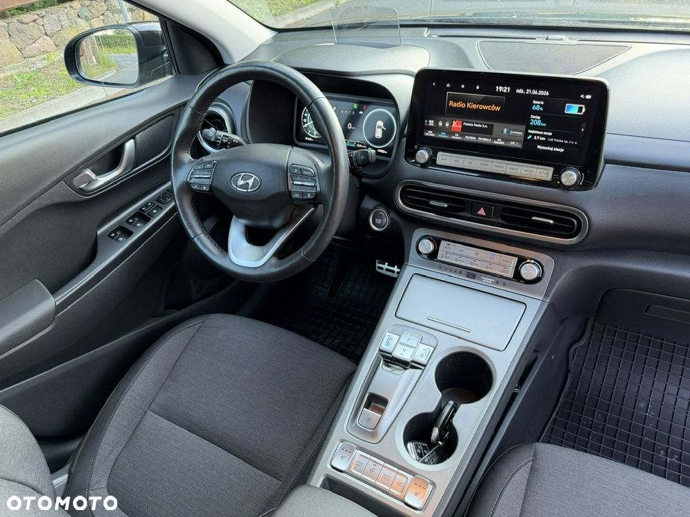 Hyundai Kona 49kWh Executive Plus - 17