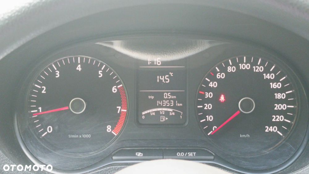 Volkswagen Polo - 8