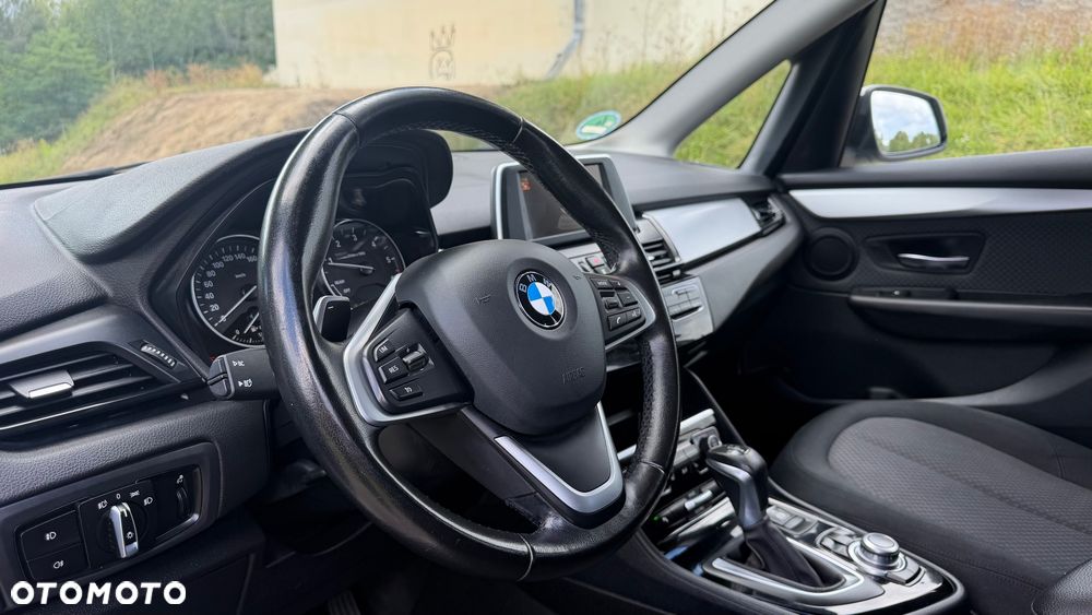 BMW Seria 2 218d - 27