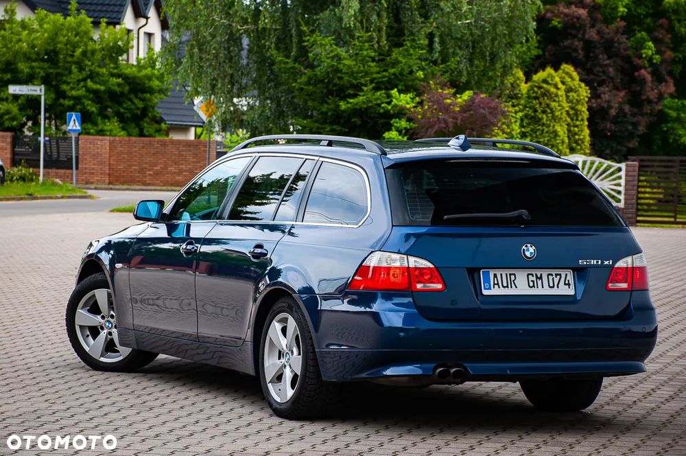 BMW Seria 5 530xi Touring - 9
