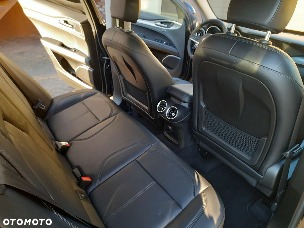 Alfa Romeo Stelvio 2.0 Turbo 16V AT8-Q4 Executive - 21