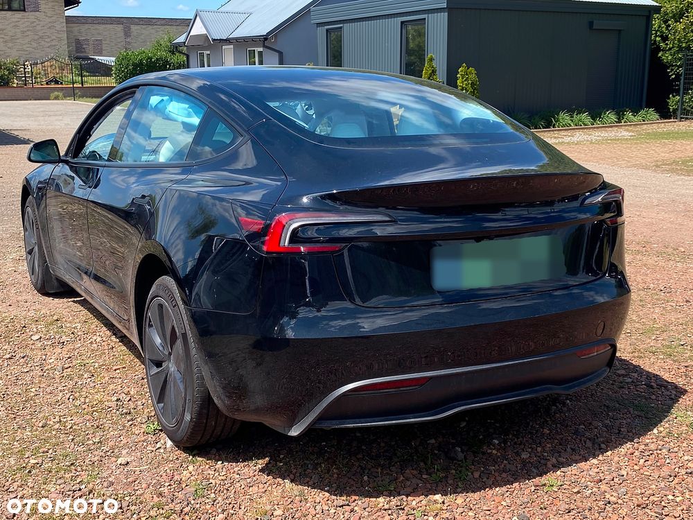 Tesla Model 3 - 1