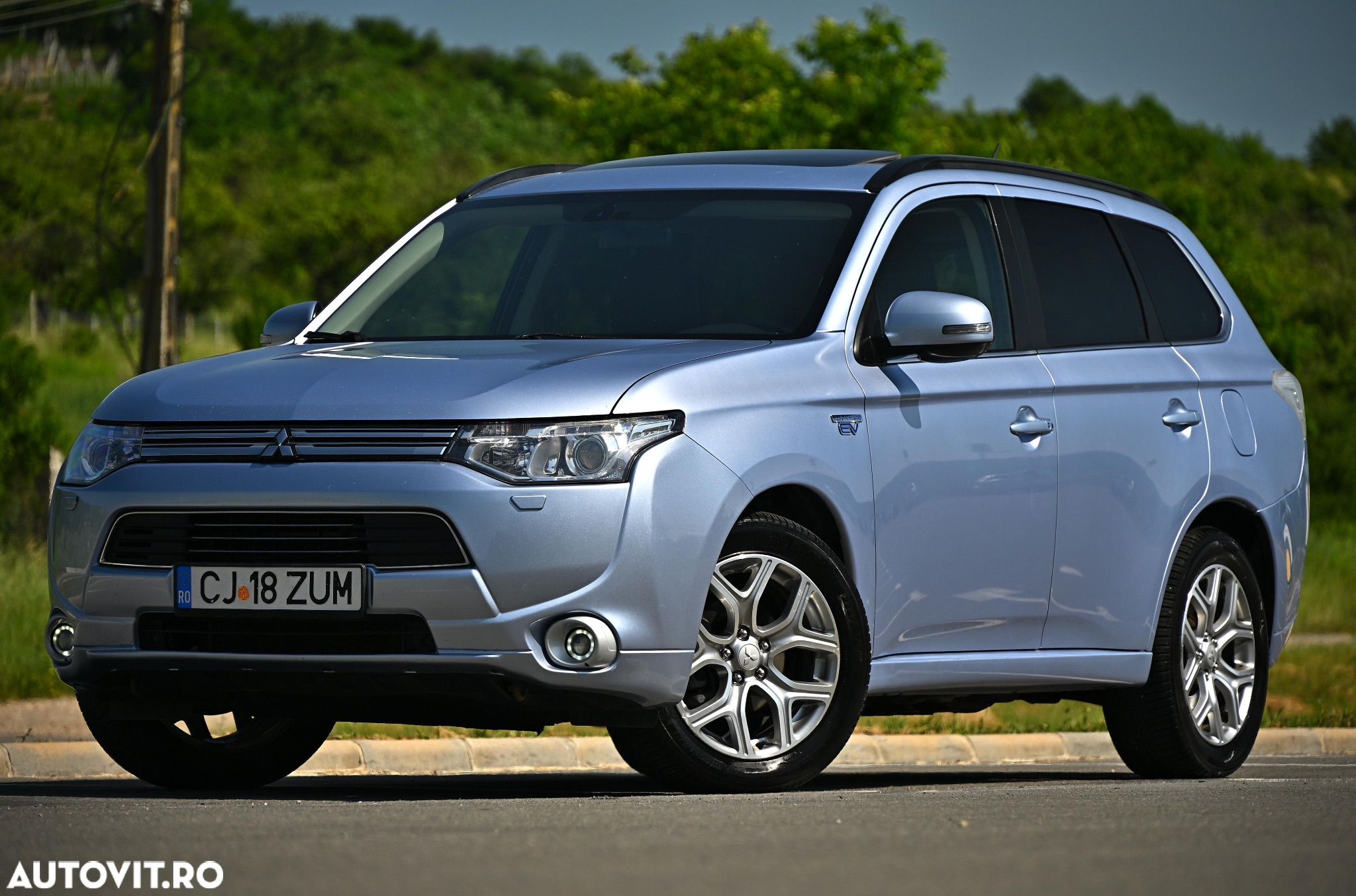 Mitsubishi Outlander 2.0 4WD Plug-In Hybrid - 3