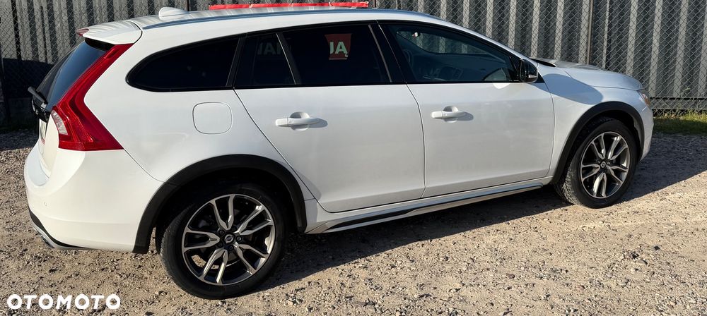 Volvo V60 Cross Country T5 AWD Geartronic Summum - 5