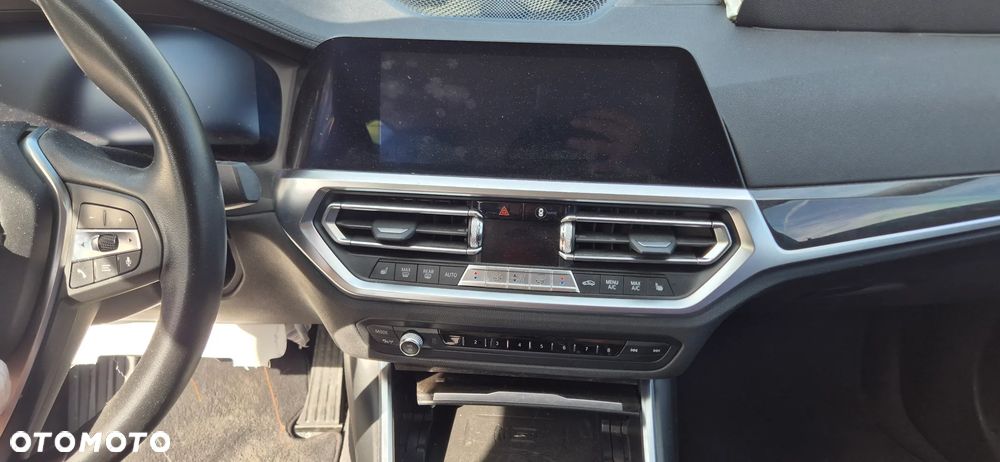 BMW Seria 3 320d xDrive Luxury Line - 24