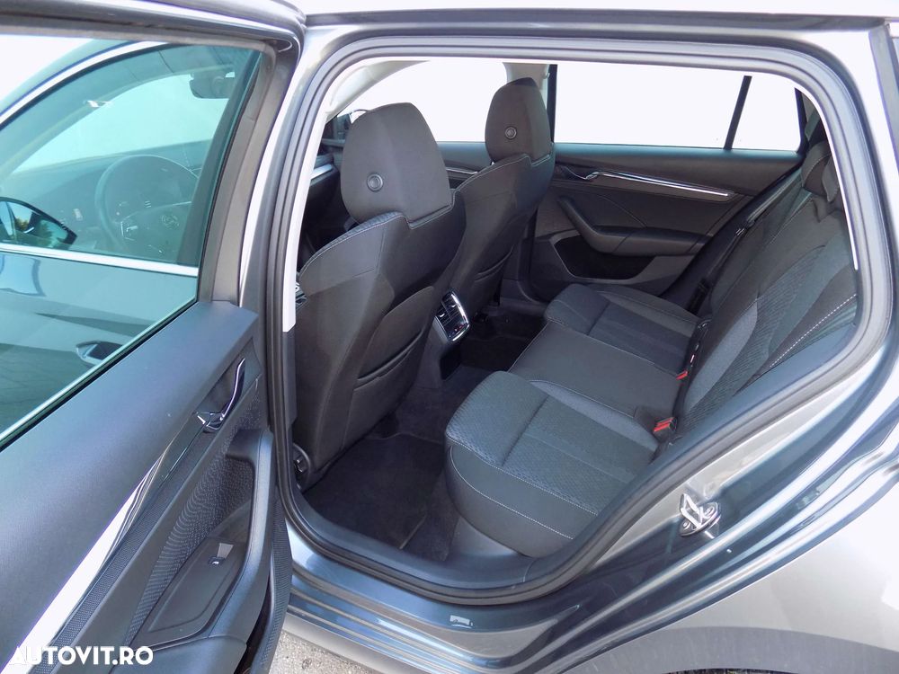 Skoda Octavia 2.0 TDI STYLE DSG - 28