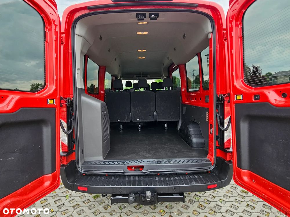 Ford Transit Kombi L2H3 Limited - 18