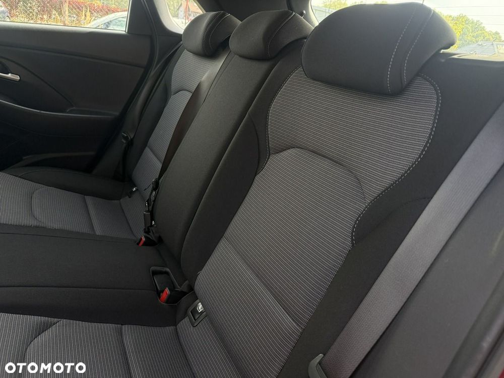 Hyundai i30 1.5 DPI Classic + - 29