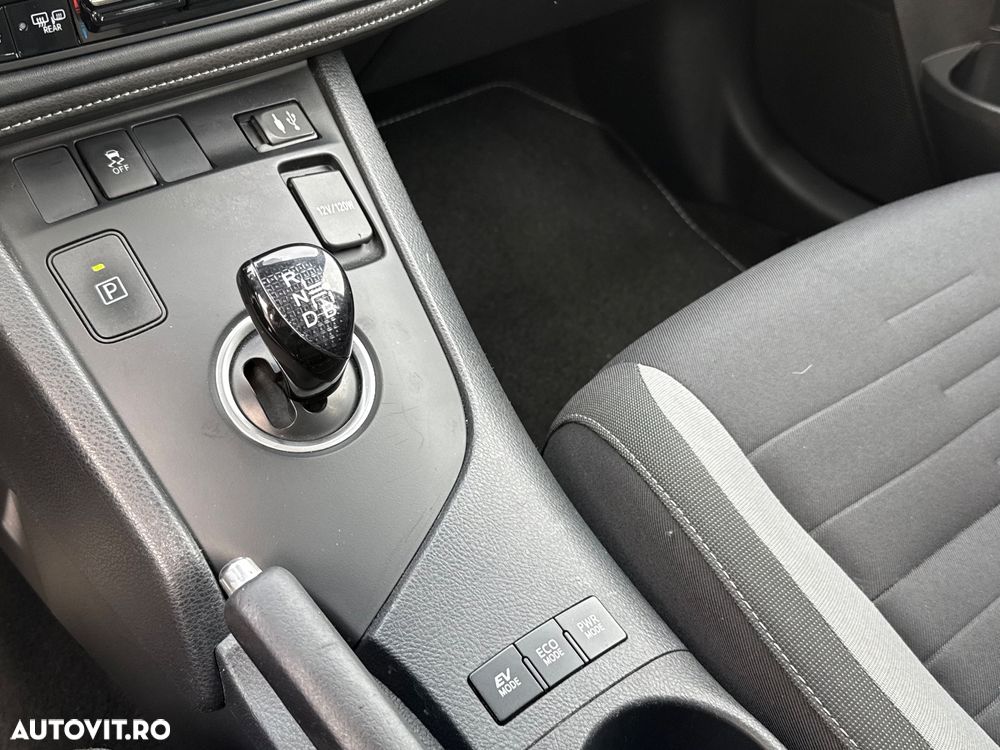 Toyota Auris 1.8 L VVT-i Sol+ - 10