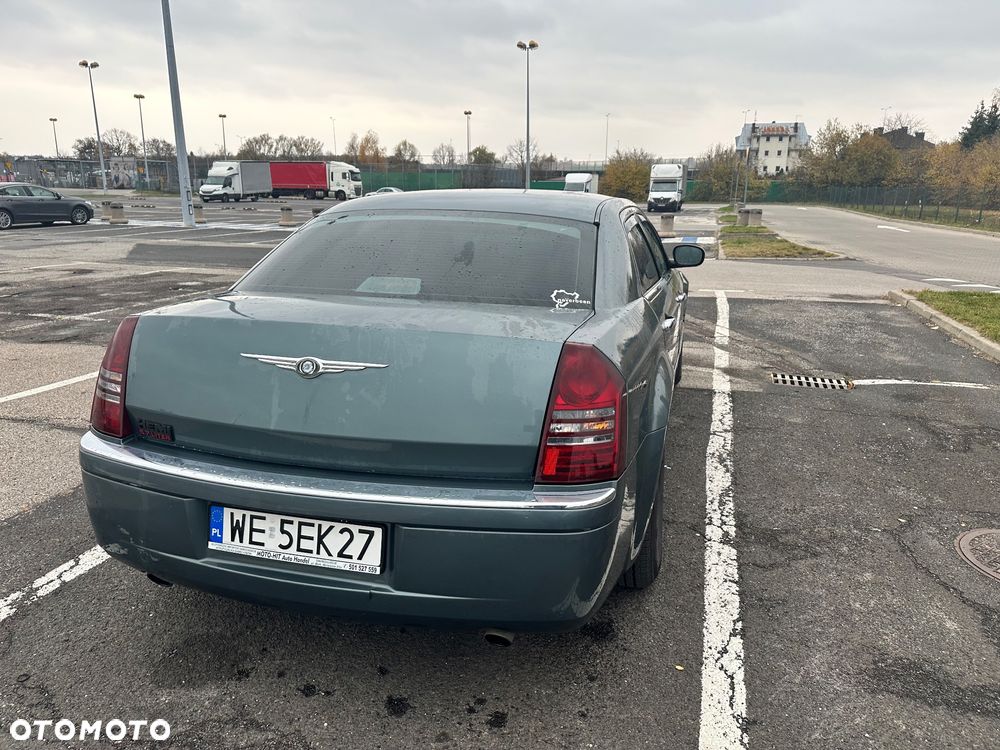 Chrysler 300C 5.7 V8 Hemi - 8