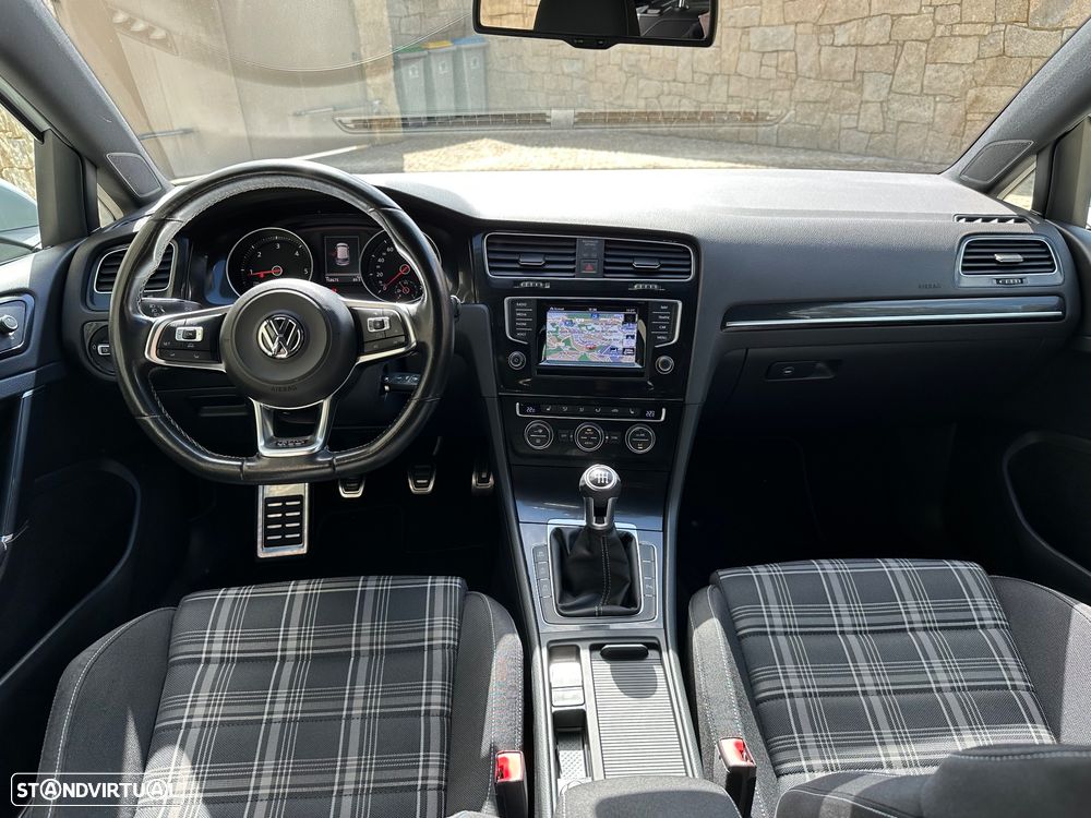 VW Golf 2.0 TDI GTD - 12