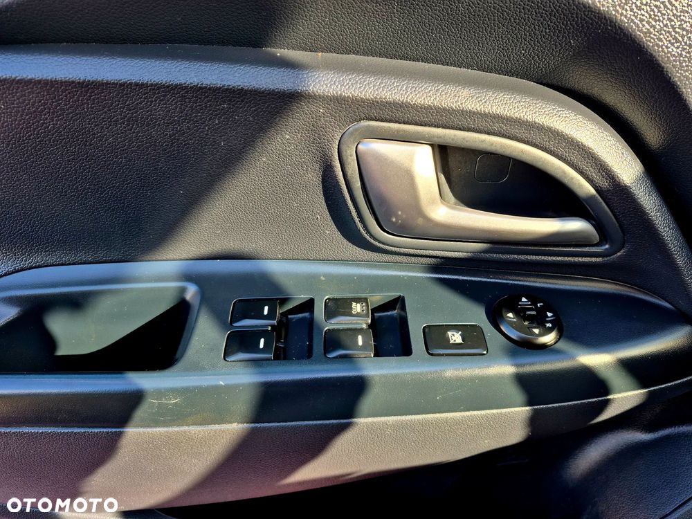 Kia Rio 1.2 Fifa World Cup Edition - 7