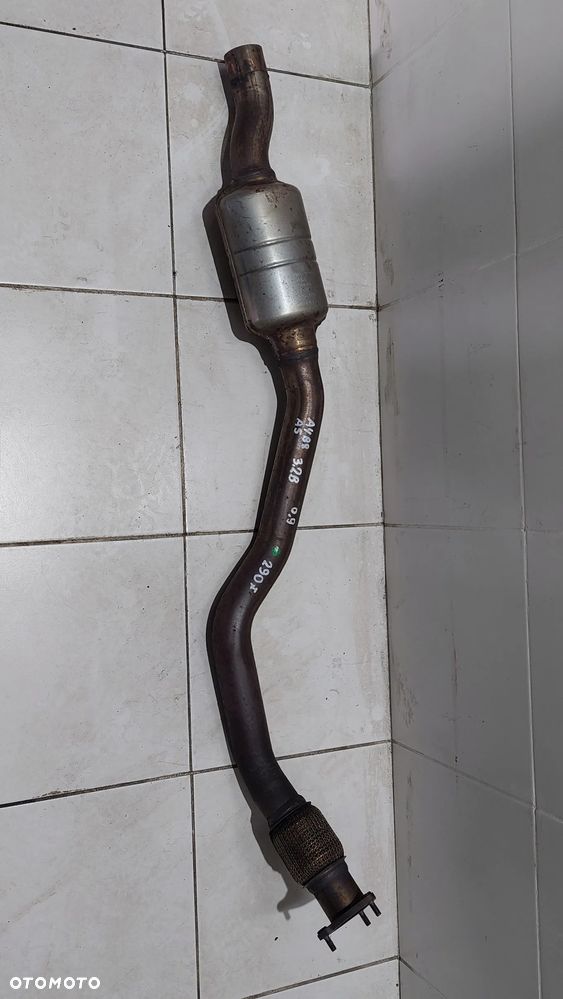 TŁUMIK ŚRODKOWY PRAWY WYDECH AUDI A4 B8 -A5 3,2 TFSI NR 8K0253211 - 1