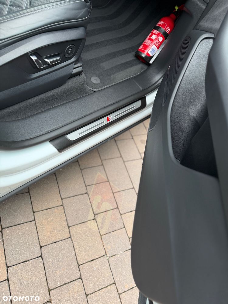 Audi Q8 55 TFSIe quattro tiptronic competition plus - 12