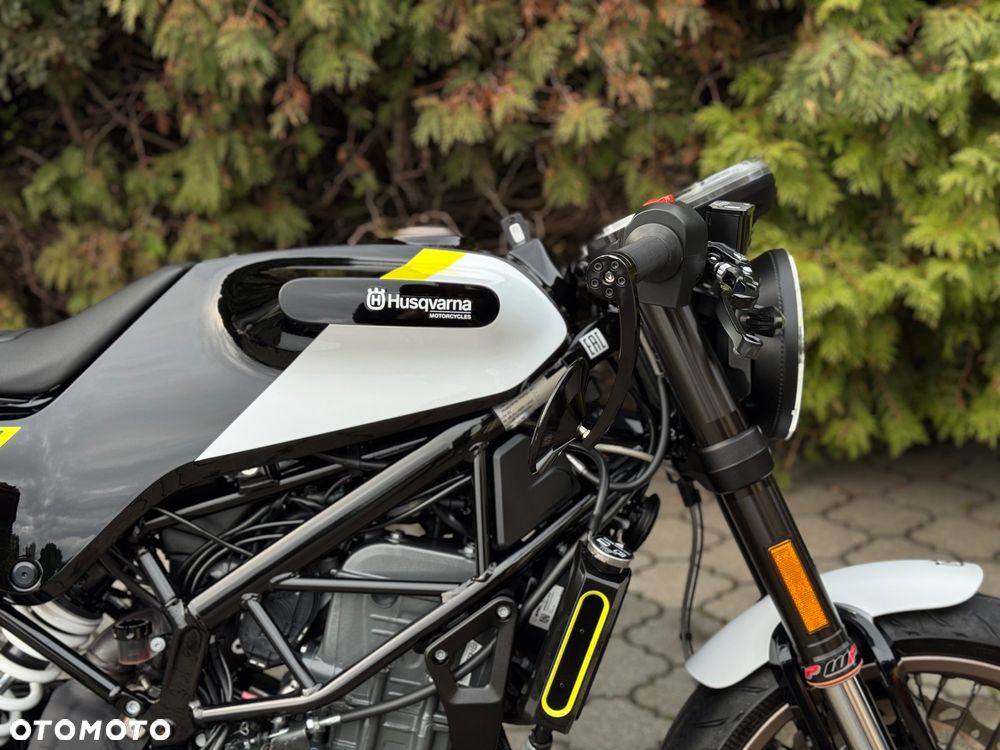 Husqvarna Vitpilen - 12