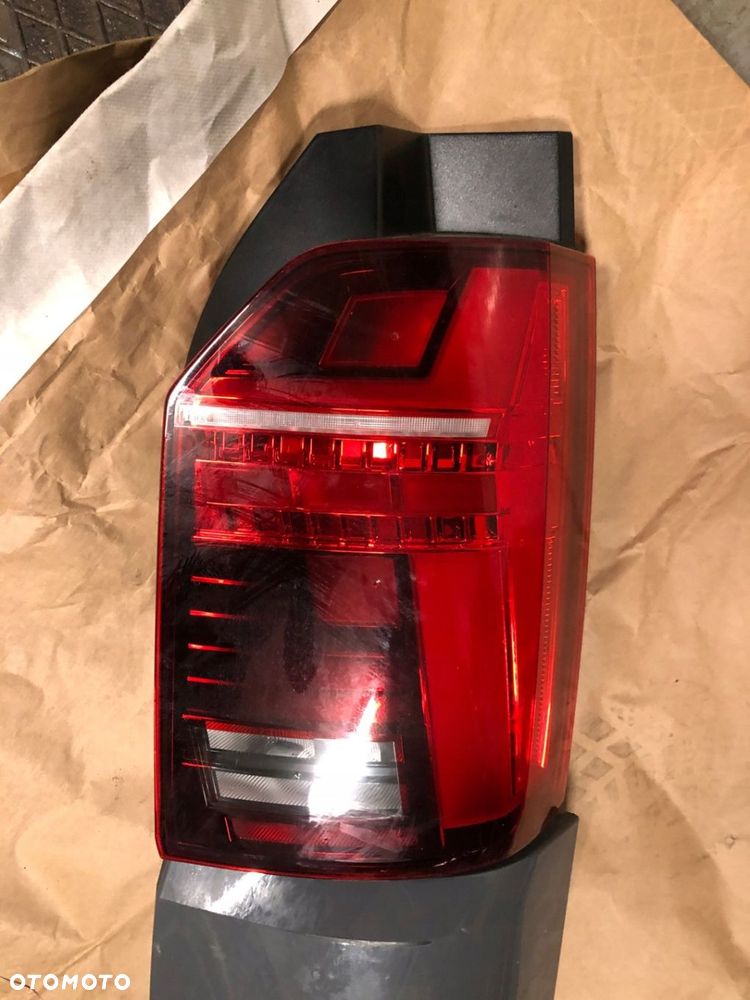 VW T6.1 MULTIVAN LIFT LAMPA TYLNA PRAWA 7LA945208B - 2