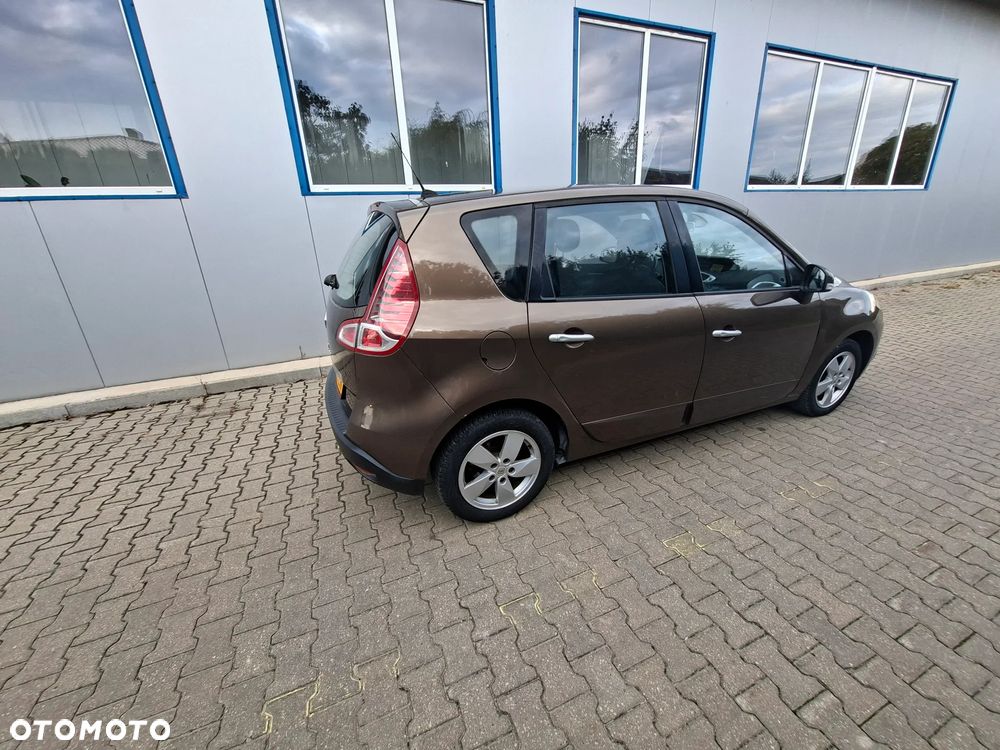 Renault Scenic 1.6 16V 110 Authentique - 23
