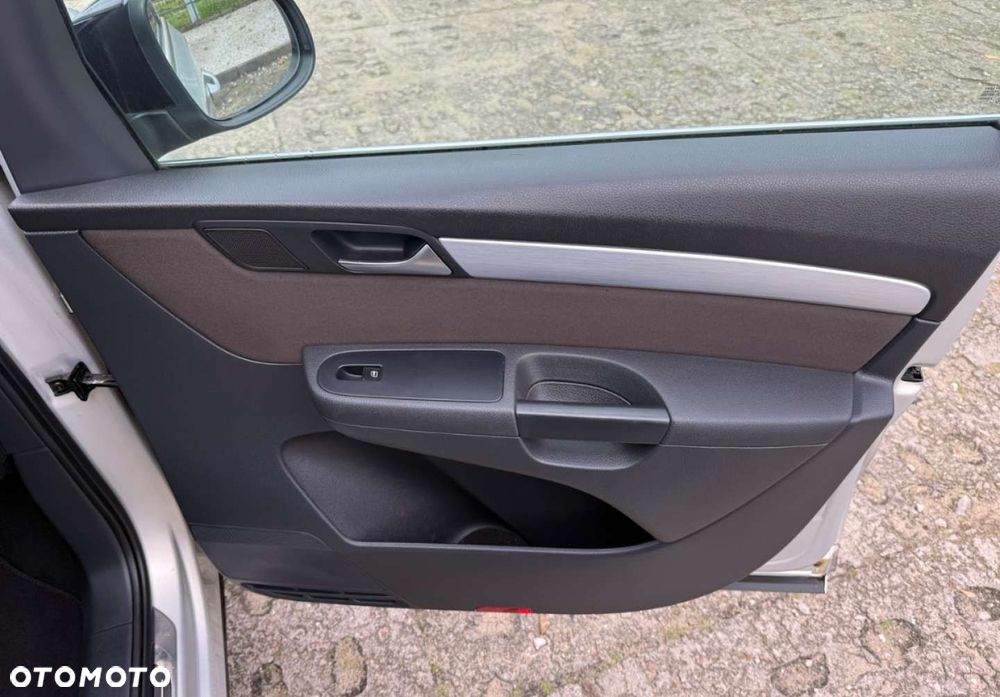 Volkswagen Sharan - 23