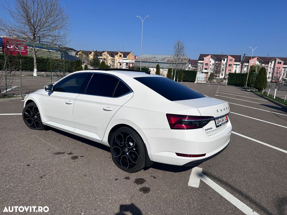 Skoda Superb 2.0 TDI DSG Sportline - 23