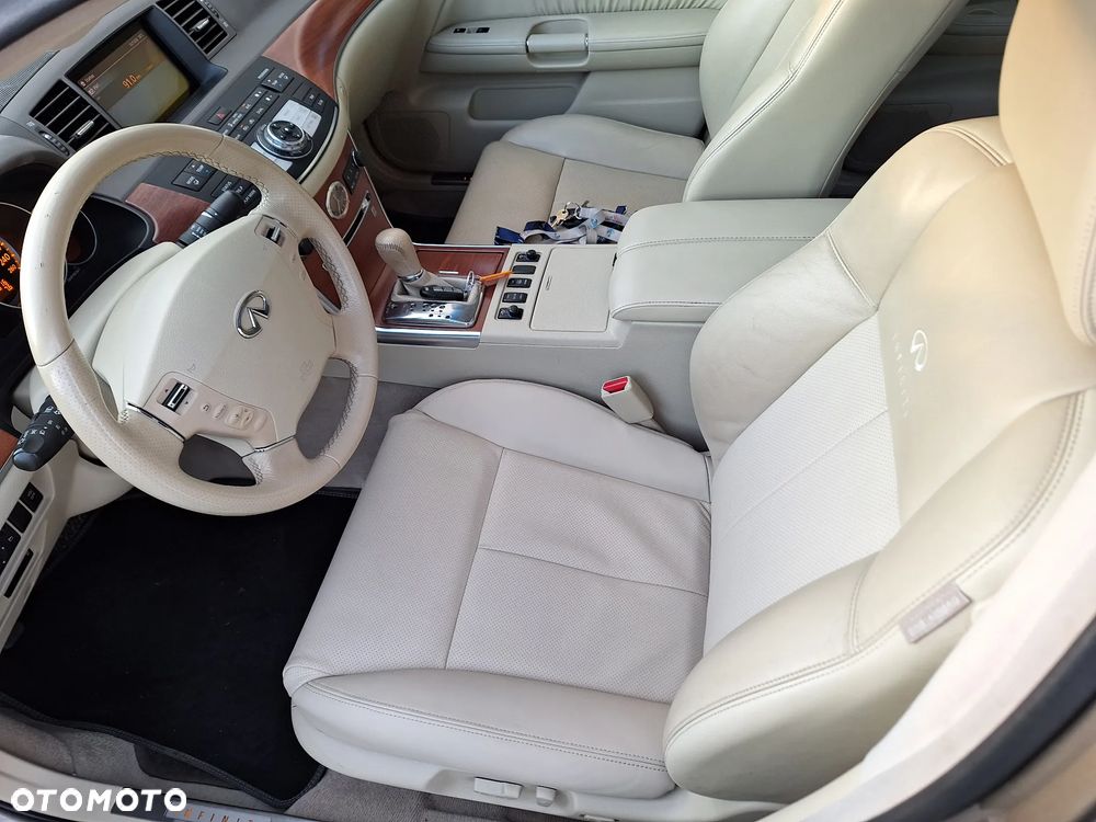 Infiniti M - 14