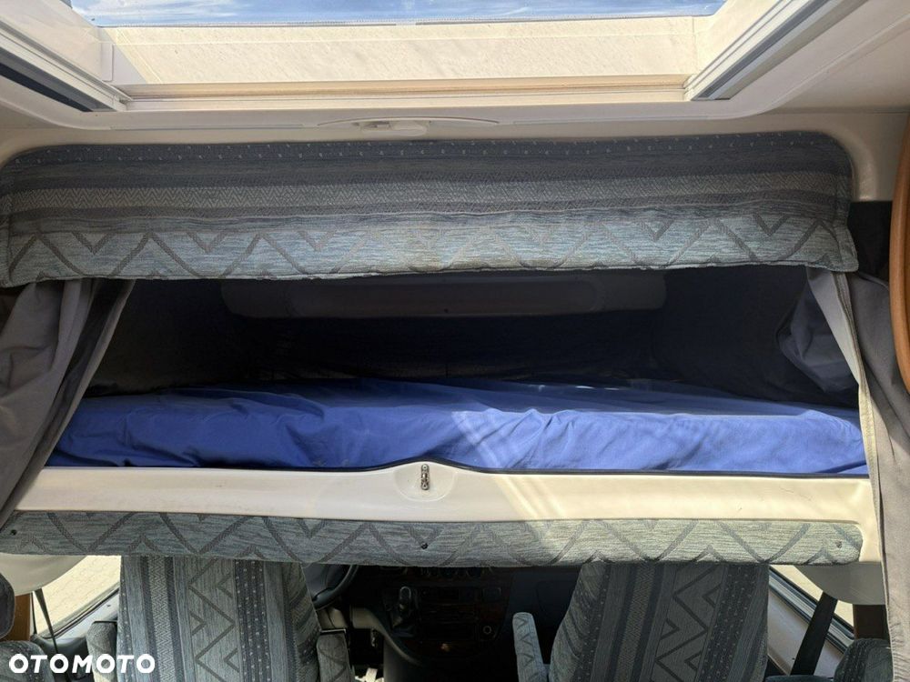 Mercedes-Benz Sprinter - 24