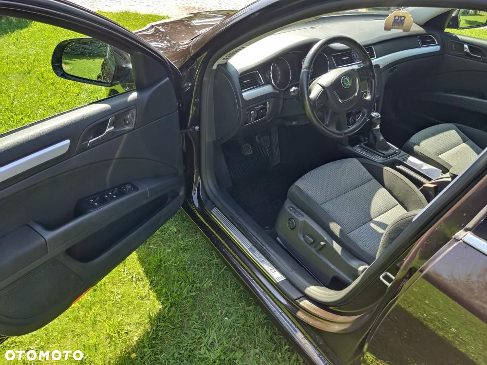 Skoda Superb 2.0 TDI 4x4 Comfort - 8