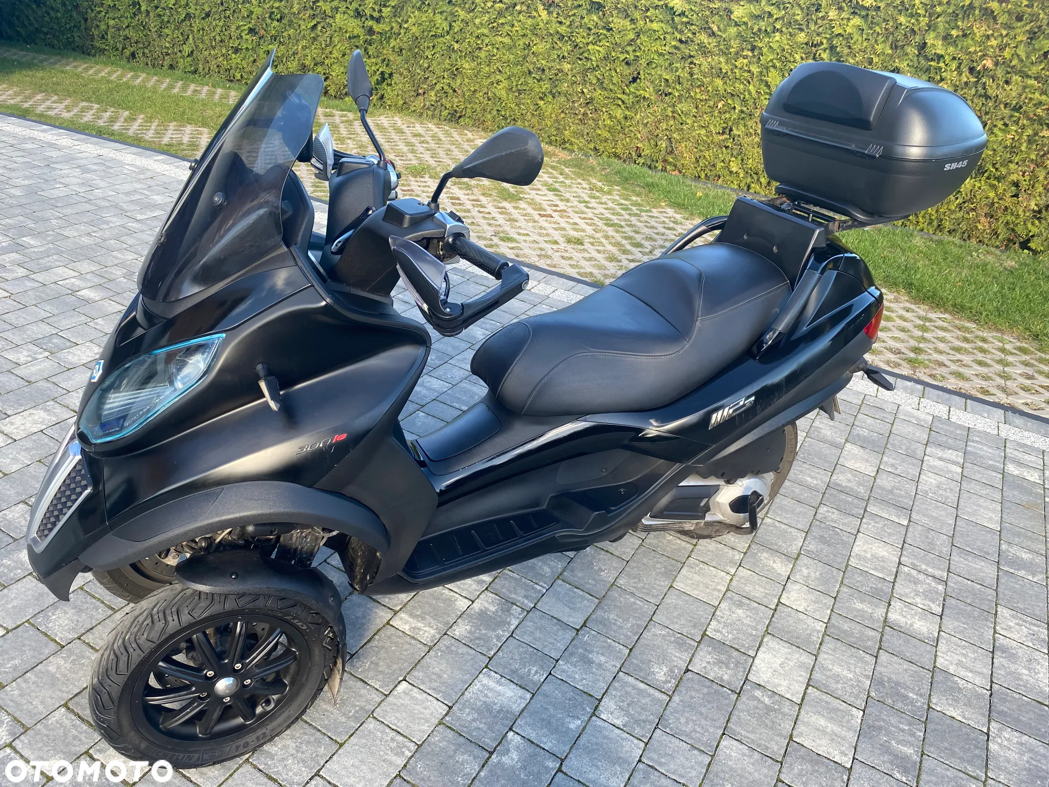 Piaggio MP-3 - 4