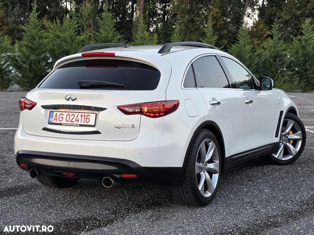 Infiniti QX70 - 14