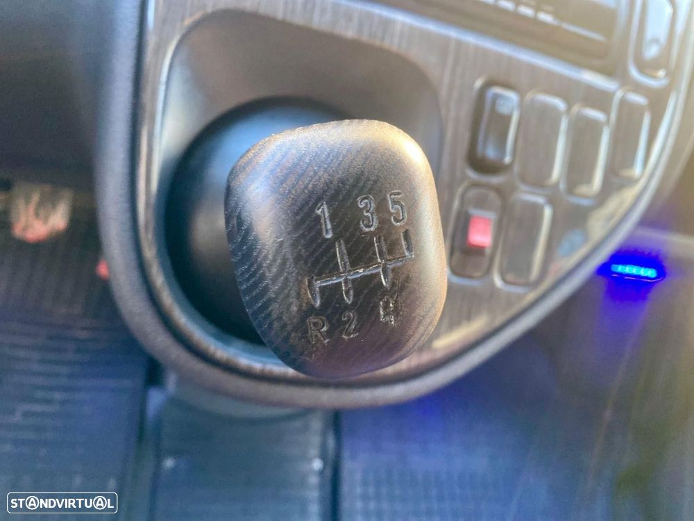 Mercedes-Benz Vito 108 2.3 D/30 - 19