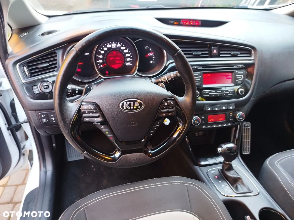 Kia Ceed - 9