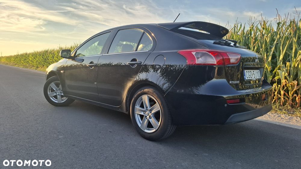 Mitsubishi Lancer 1.8 Invite - 3