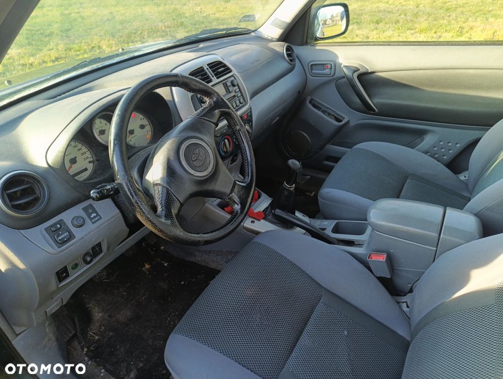 Toyota RAV4 2.0 VVT-i 4x4 - 11