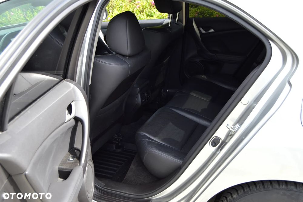 Honda Accord 2.4 Executive - 25