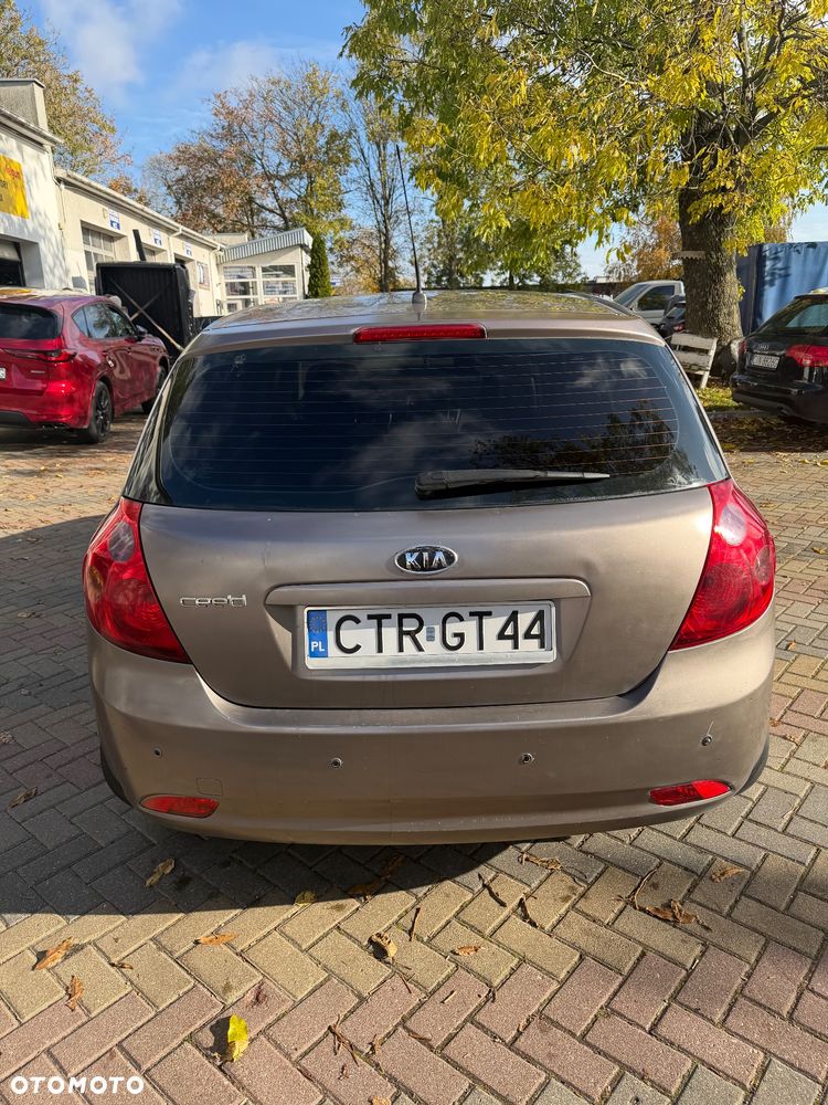 Kia Ceed - 6