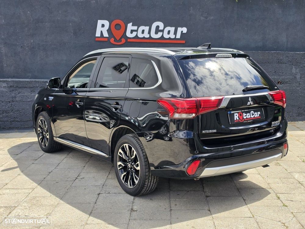 Mitsubishi Outlander 2.0 Intense Navi - 10