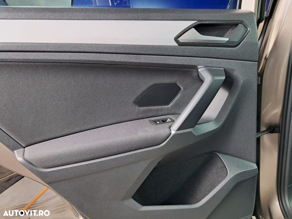 Volkswagen Tiguan - 25