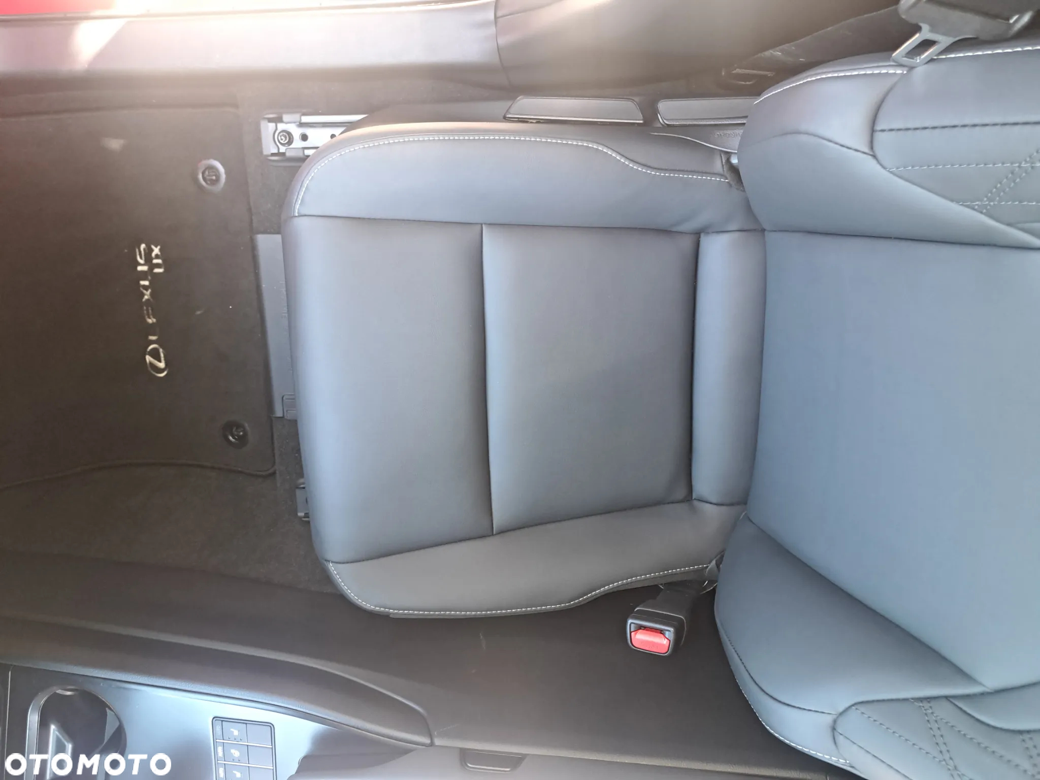 Lexus UX 200 GPF F Sport Design+ 2WD - 17
