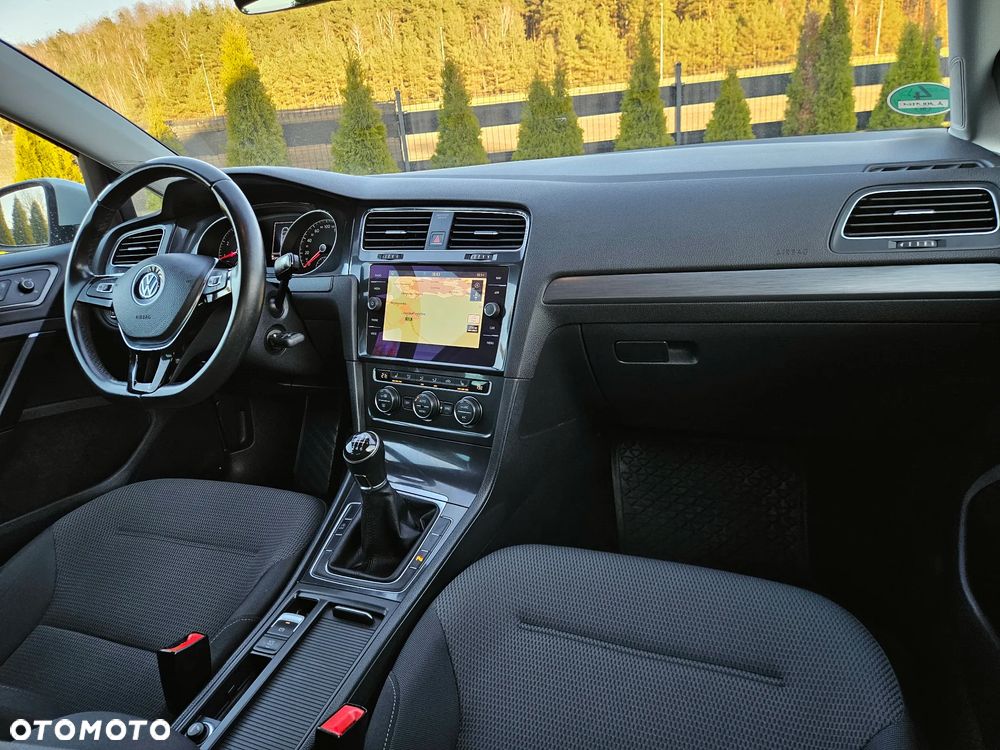 Volkswagen Golf - 24