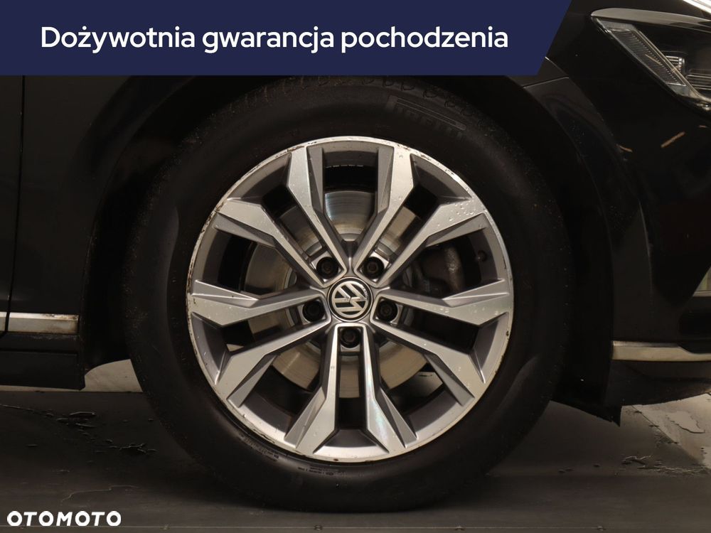 Volkswagen Passat - 17