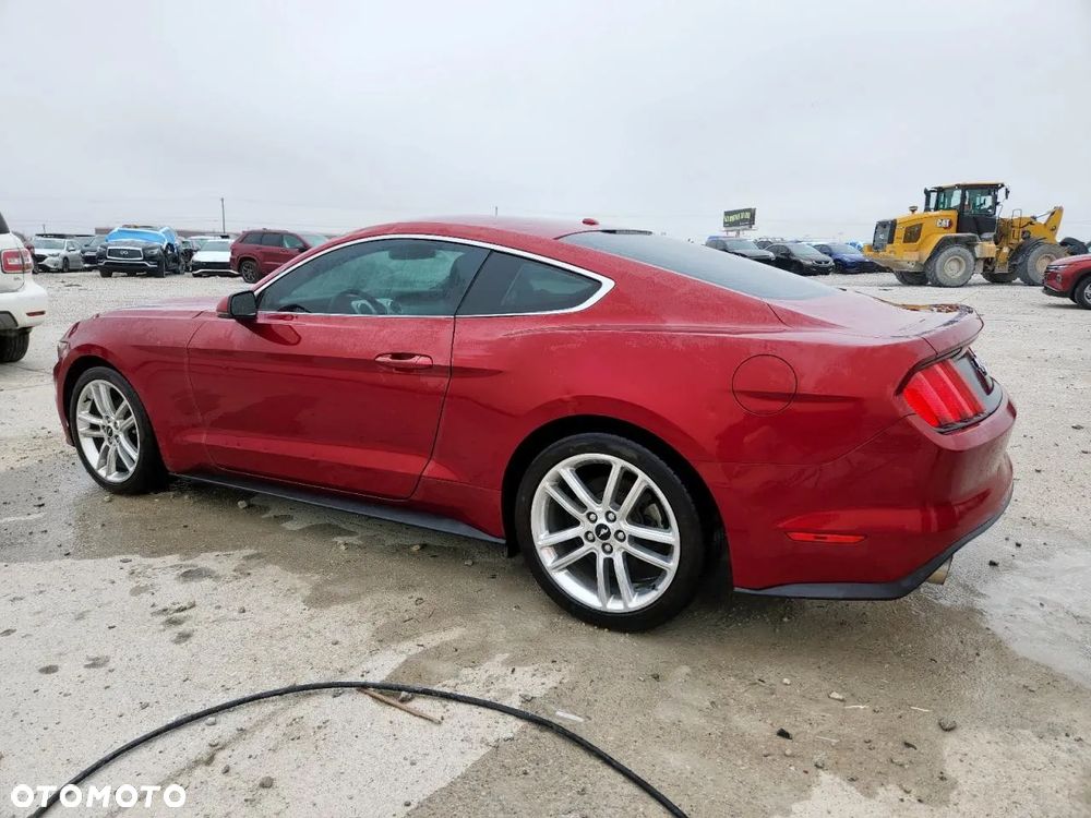 Ford Mustang Fastback 2.3 Eco Boost - 3
