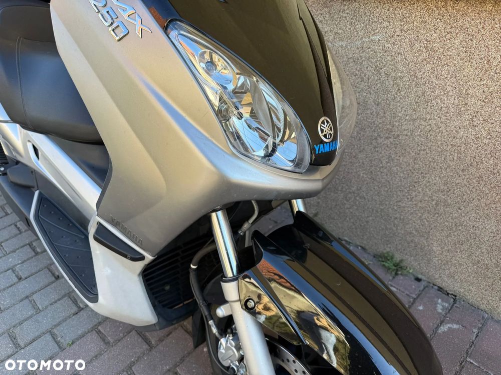 Yamaha X-max - 19