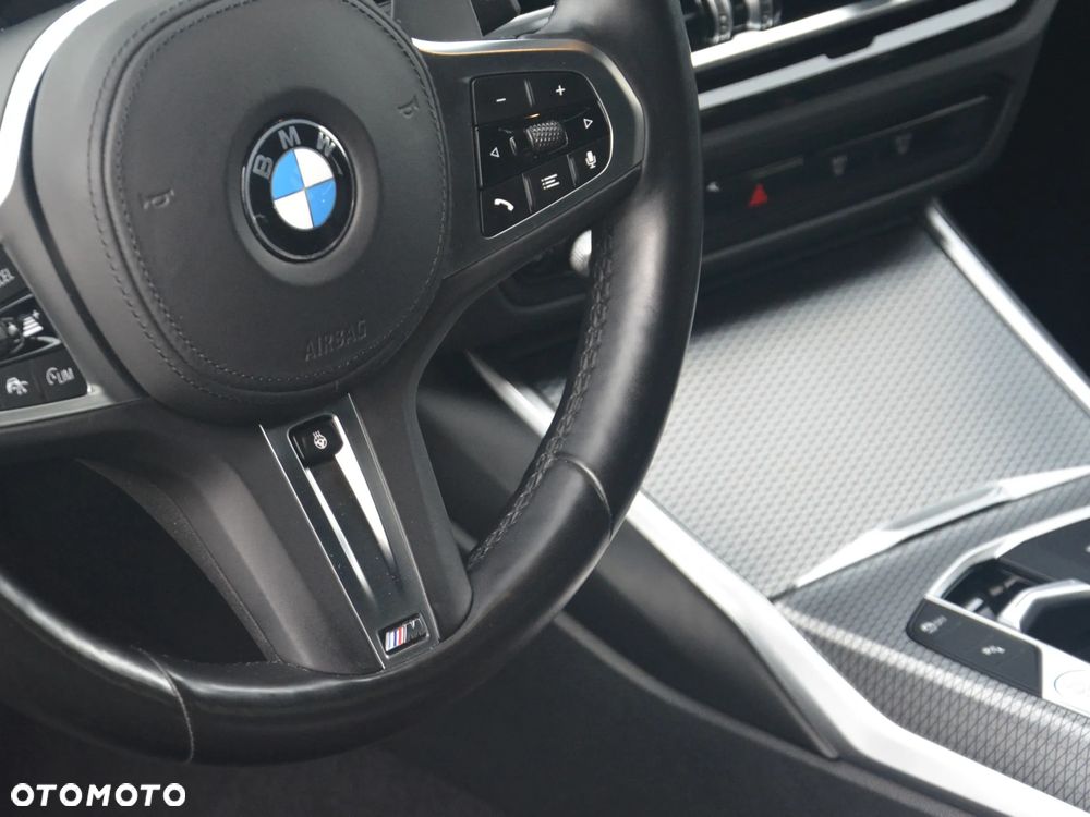 BMW Seria 3 330d Touring M Sport - 9