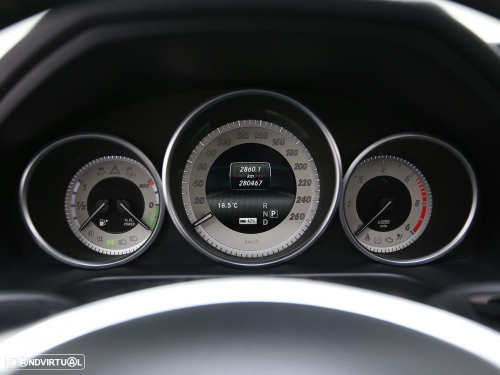 Mercedes-Benz E 300 Bluetec Hybrid Avantgarde - 22