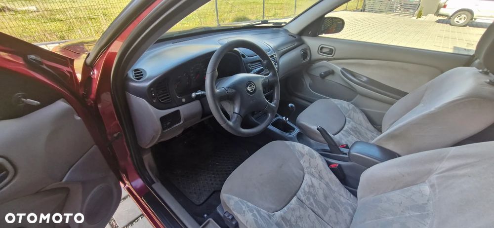 Nissan Almera - 7