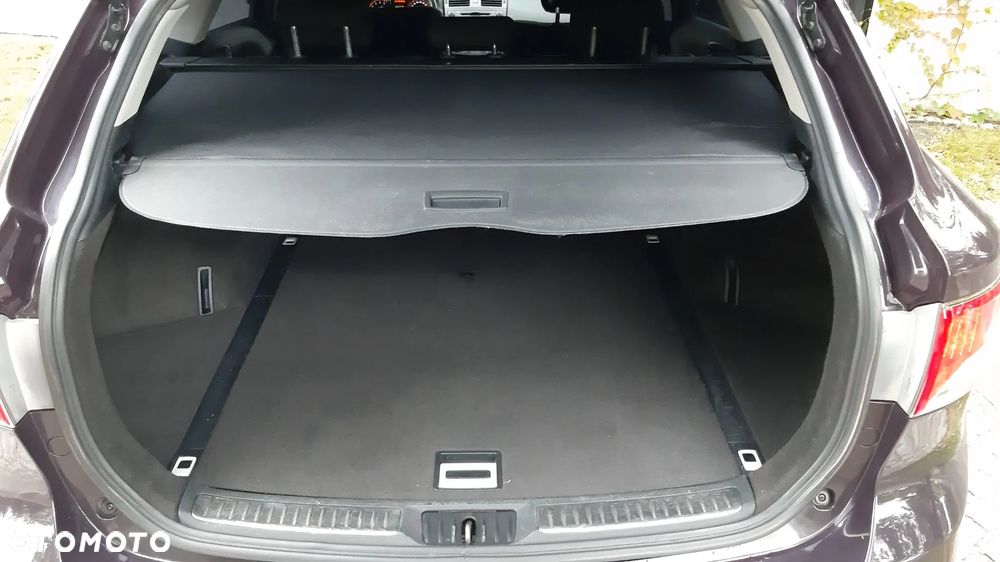 Toyota Avensis 1.6 Active - 23