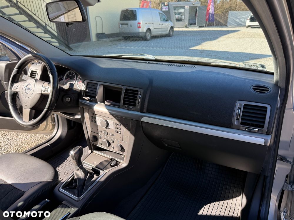 Opel Vectra 1.9 CDTI Cosmo - 11