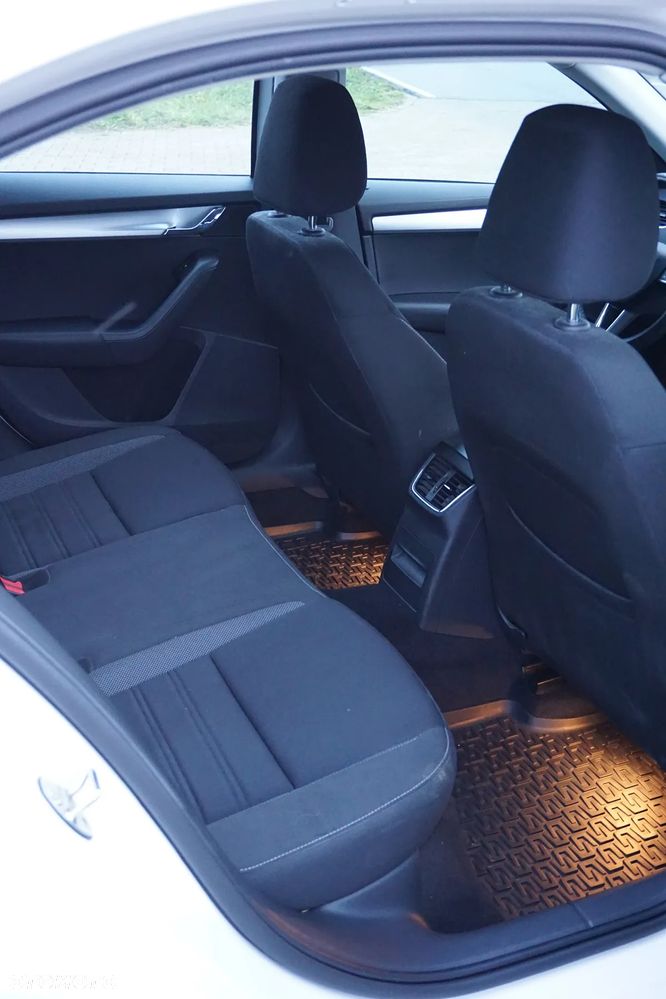 Skoda Octavia 2.0 TSI Ambition DSG - 21